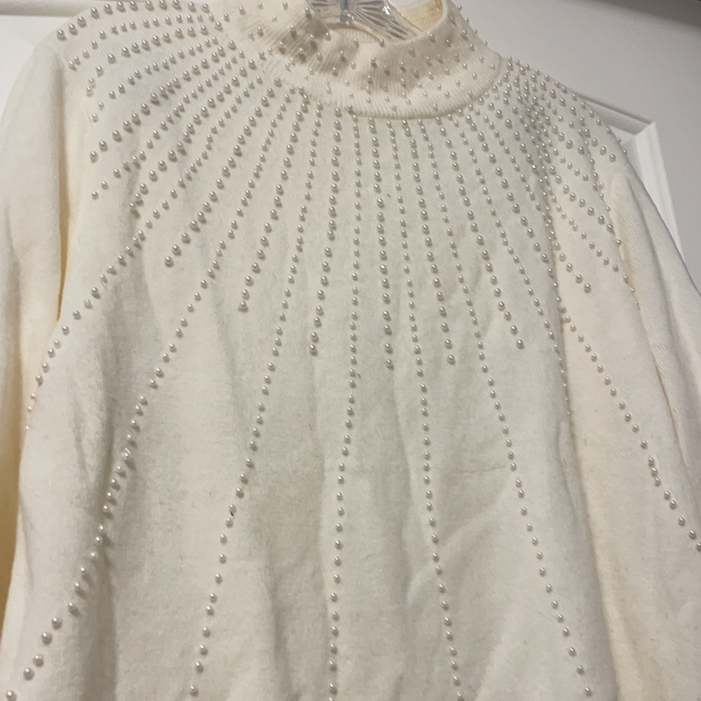 Pearl design sweater